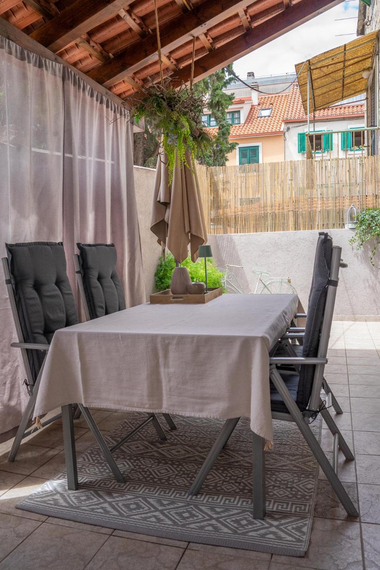 Bubalova Apartament *